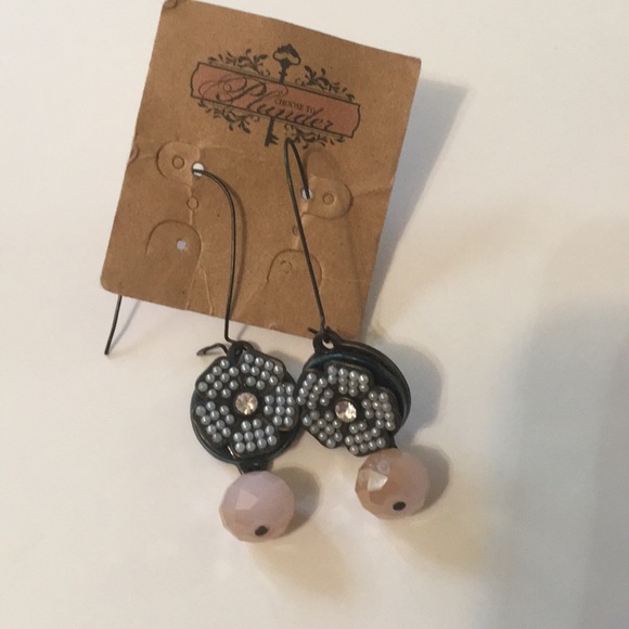 Plunder Jewelry - Plunder earrings.